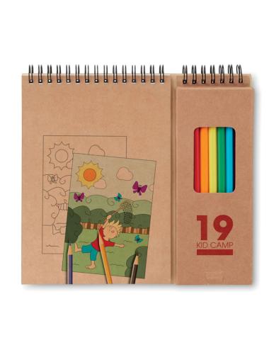 Set de lápices y cuaderno